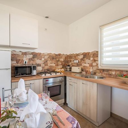 Apartment Radeki Glavica 112B Loborika ภายนอก รูปภาพ