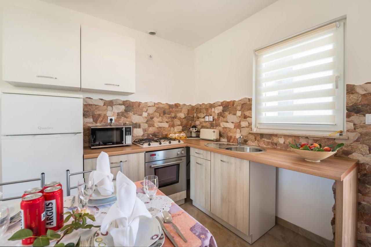 Apartment Radeki Glavica 112B Loborika ภายนอก รูปภาพ