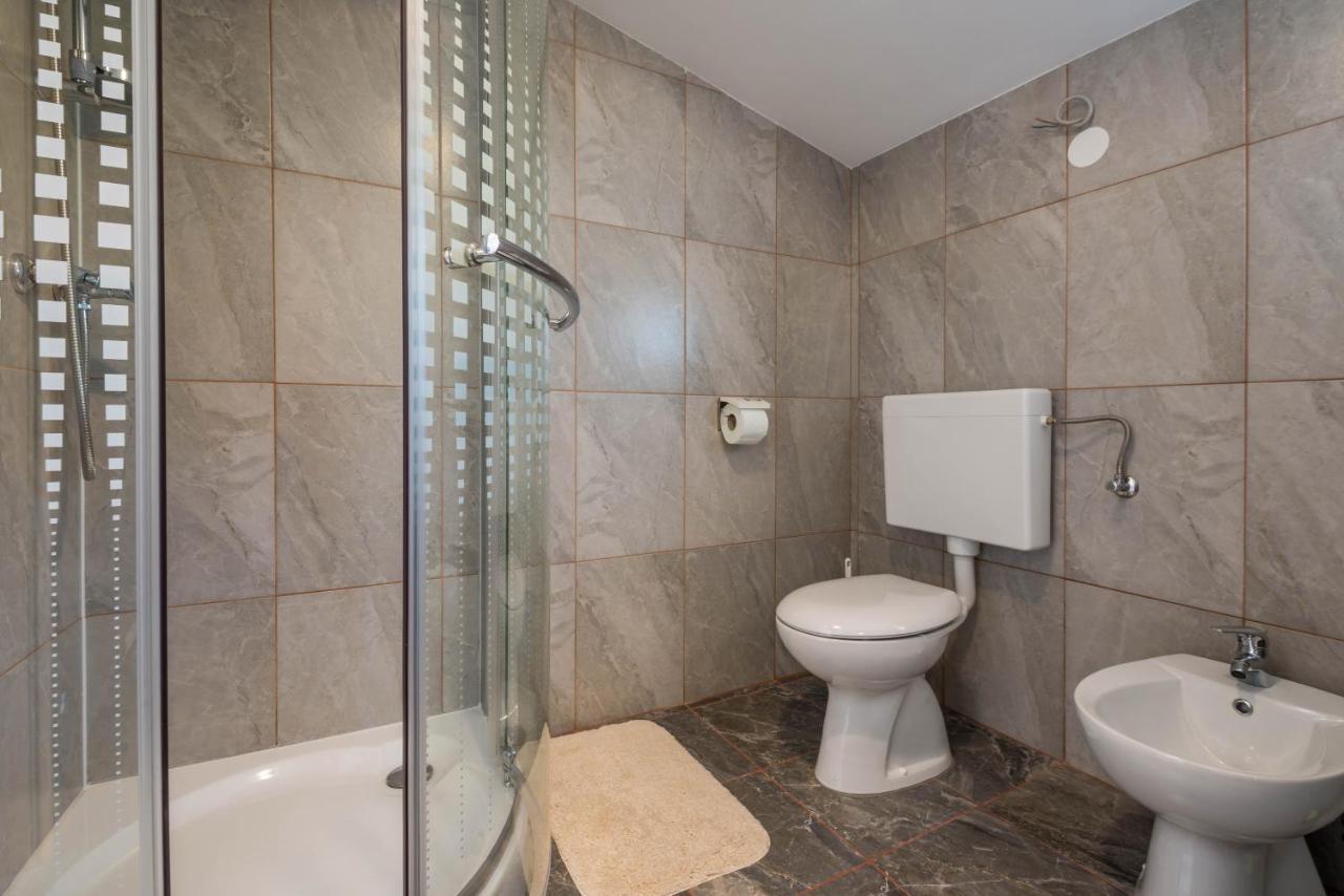Apartment Radeki Glavica 112B Loborika ภายนอก รูปภาพ