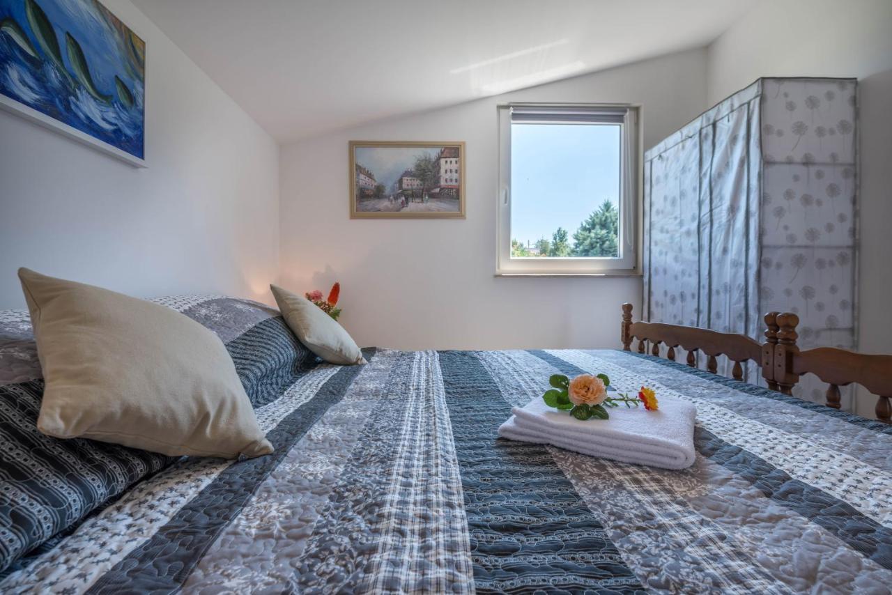 Apartment Radeki Glavica 112B Loborika ภายนอก รูปภาพ